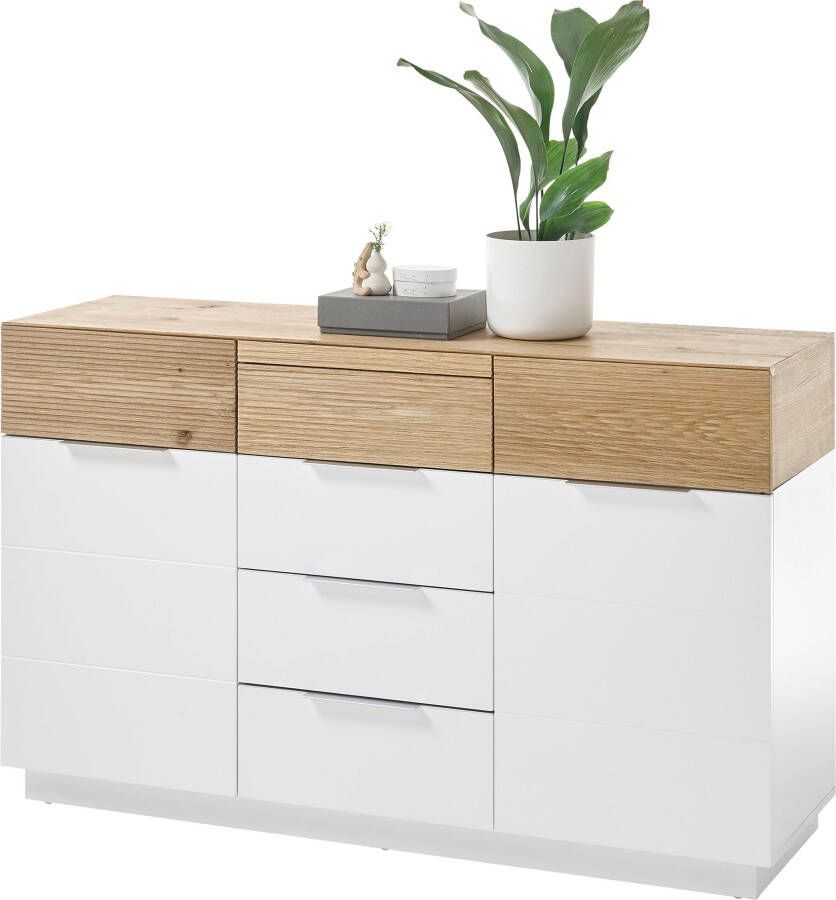 MCA furniture Dressoir Dubai matwit met garneringen in eiken