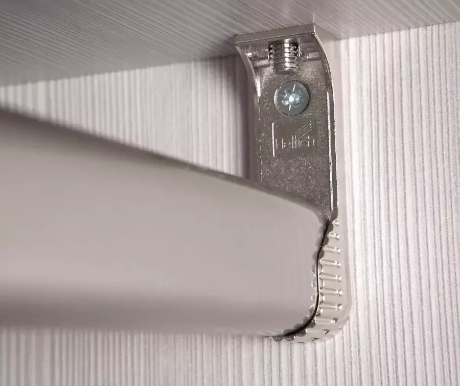 Rauch Zweefdeurkast Tegio met houtdecorafwerking