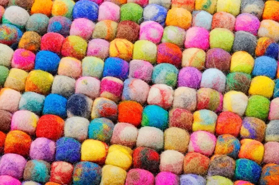 THEKO Loper Ballo Tapijtloper van vilten bolletjes zuivere wol met de hand gemaakt - Foto 3