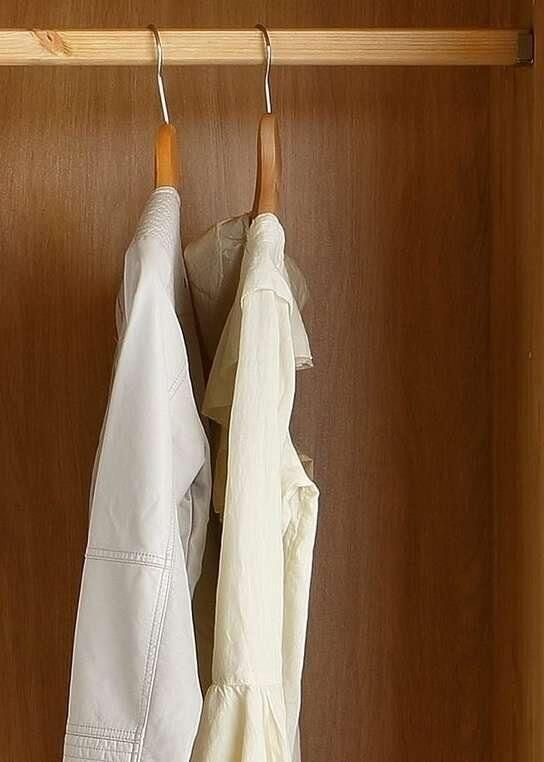 Home affaire Kledingkast Rauna van massief grenen 4-deurs met lamellen en kassetten - Foto 5