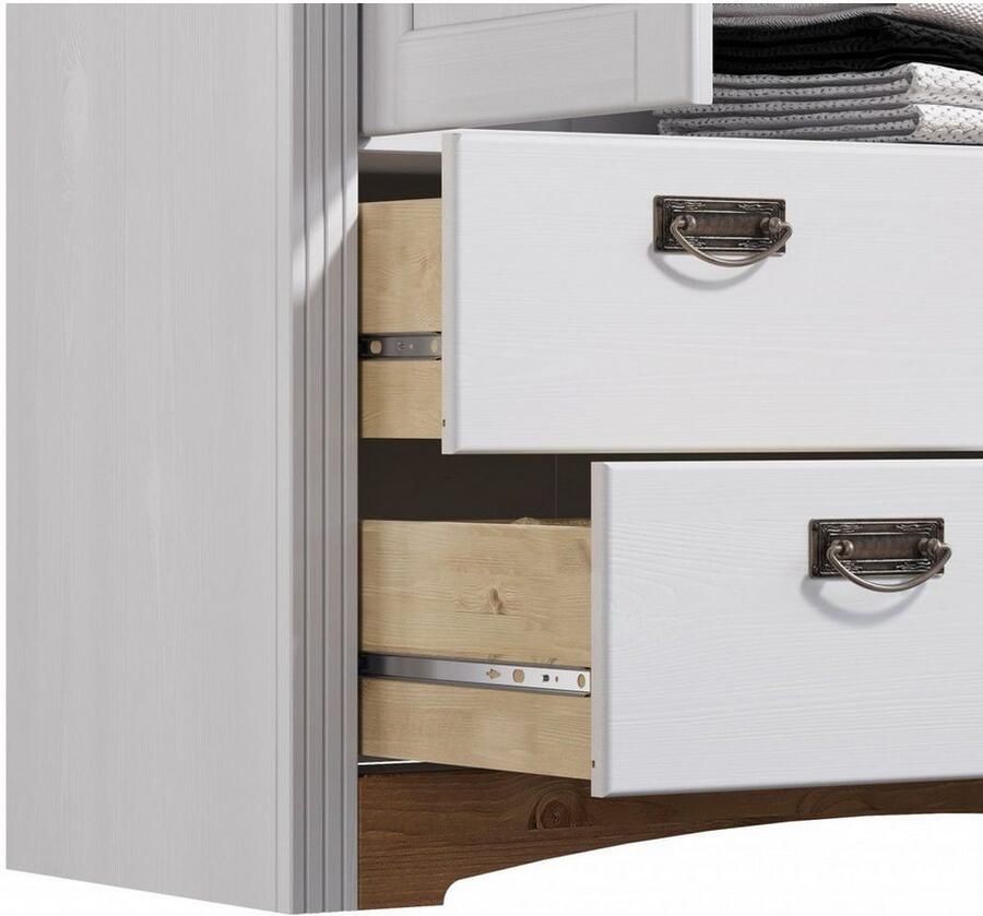 Home affaire Linnenkast Konrad van massief grenen met veel bergruimte