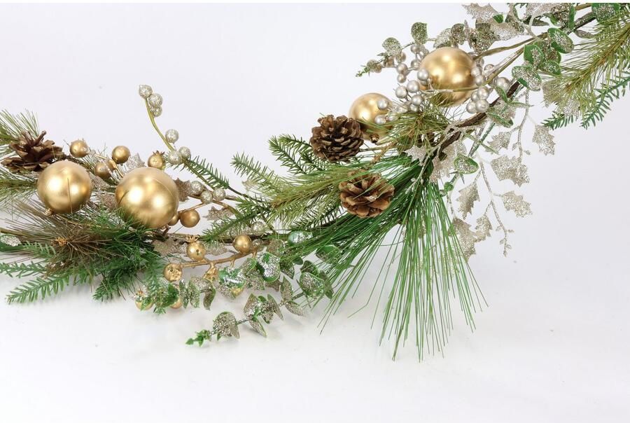 I.GE.A. Kunstguirlande Kerstslinger ballen kegels den Slinger dennen slinger kerstdecoratie eucalyptus kerstballen (1 stuk)