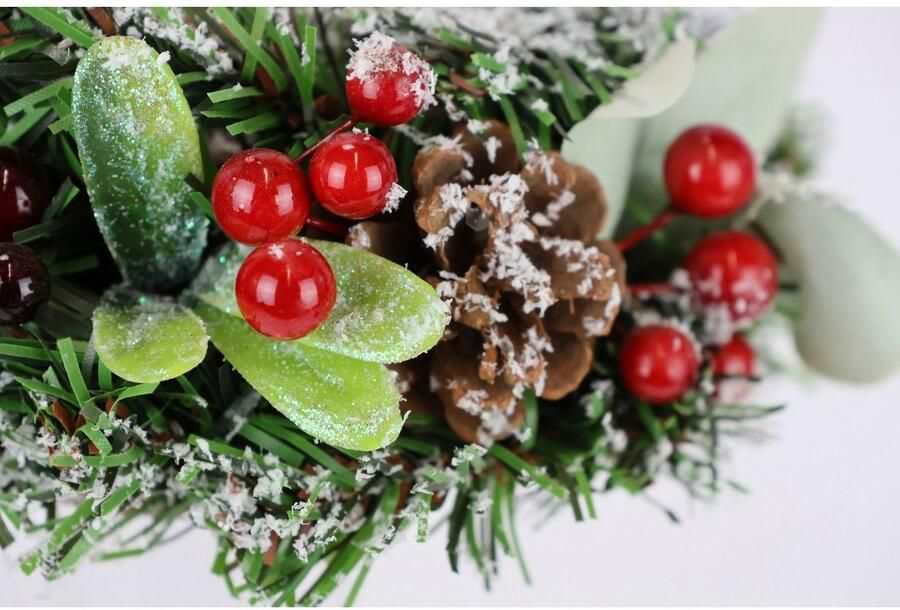 I.GE.A. Waxinelichthouder Kerstdecoratie kaarsenhouder met kegels bessen en mistletoe besneeuwd incl. glazen inzet ø 15 cm (set 2 stuks) - Foto 2