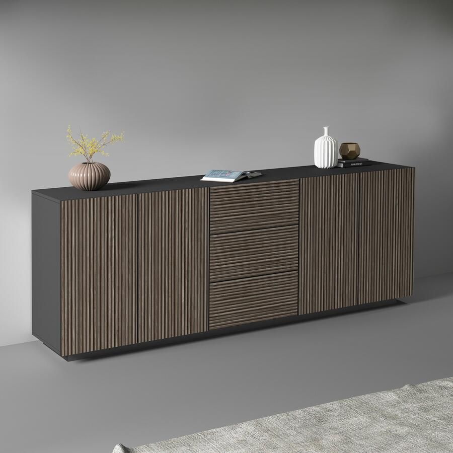 INOSIGN Dressoir Vega Sideboard Ladekast 220 cm met 4 deuren en 3 lades fronten met groeflook - Foto 13