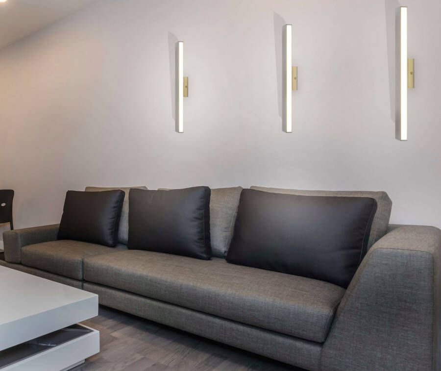 Näve Wandlamp Dubai van alu en kunststof in zilverkleur en wit 45 cm lang led geïntegreerd. (1 stuk)
