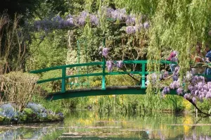 Papermoon Fotobehang Giverney Monets tuin. Vliesbehang eersteklas digitale print