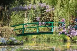 Papermoon Fotobehang Giverney Monets tuin. Vliesbehang eersteklas digitale print