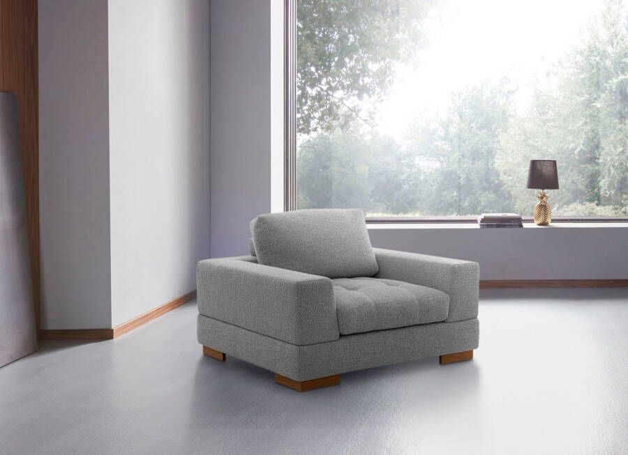 Places of Style Fauteuil Kolton van massief houten poten in de bekleding structuurstof en echt leer