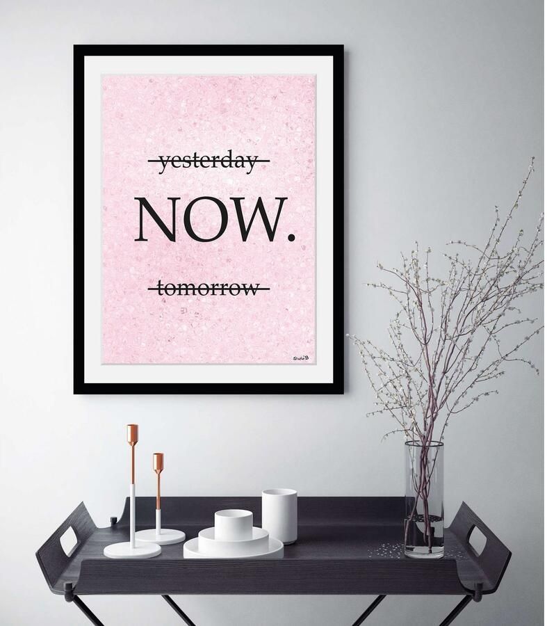 Queence Wanddecoratie NOW. HD premium posterdruk incl. houten lijst (1 stuk) - Foto 3