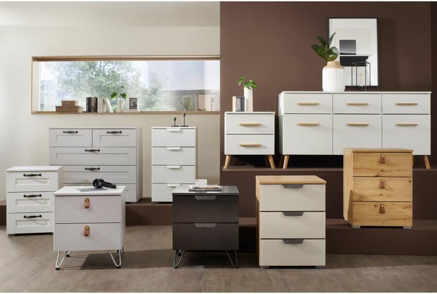 Rauch Nachtkastje Pure by Aditio in minimalistisch ontwerp 3 lades met softclose-functie - Foto 6