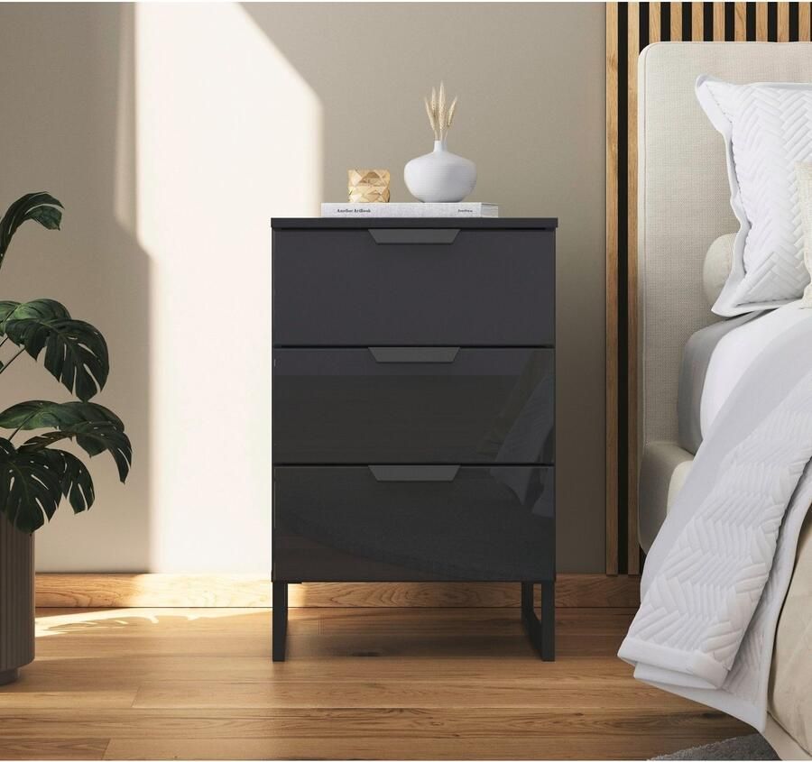 Rauch Nachtkastje Modern by Aditio met glazen front en beugelpoot 3 laden met soft-closefunctie - Foto 3