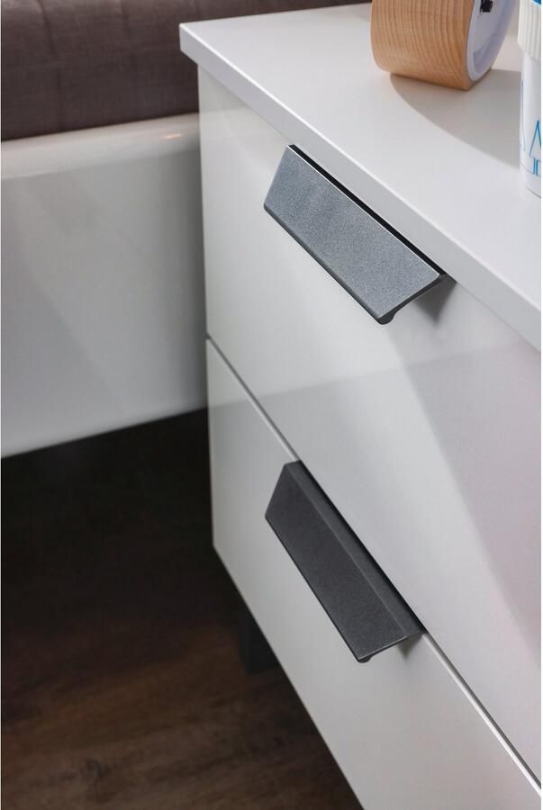 Rauch Nachtkastje Modern by Aditio met glazen front en sledevoet 2 lades met softclose-functie - Foto 8