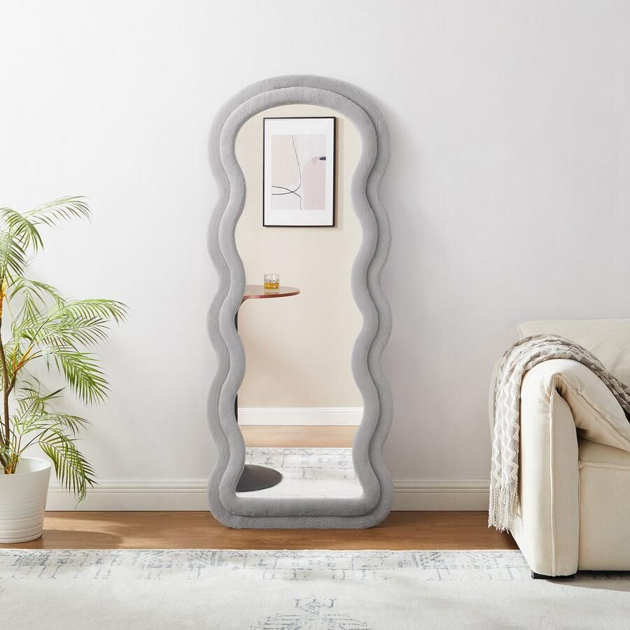 SalesFever Staande spiegel Bristol Ganzkörperspiegel: Eleganz in 170 cm Höhe Frame golvend van kunstbont hoogte 170 cm (1 stuk)