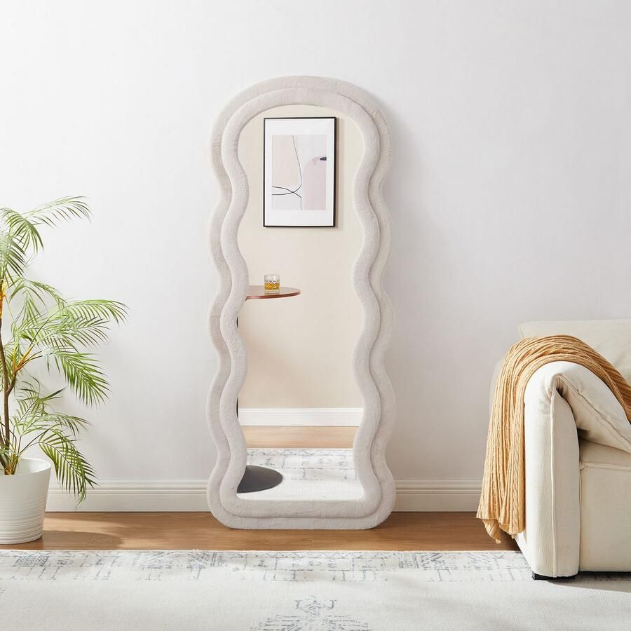 SalesFever Staande spiegel Bristol Ganzkörperspiegel: Eleganz in 170 cm Höhe Frame golvend van kunstbont hoogte 170 cm (1 stuk)