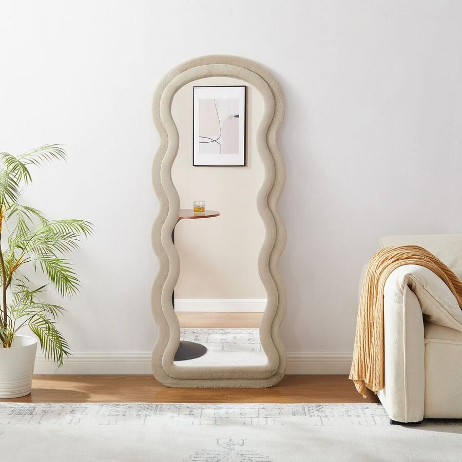 SalesFever Staande spiegel Bristol Ganzkörperspiegel: Eleganz in 170 cm Höhe Frame golvend van kunstbont hoogte 170 cm (1 stuk)