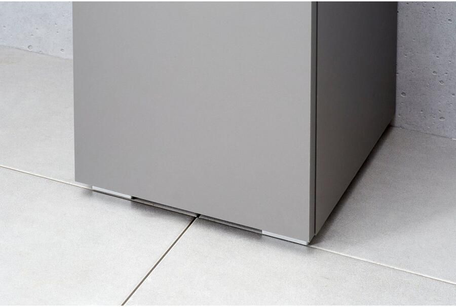 Saphir Voet Quickset pootstel set van 4 plintpoten mat zilverkleur 2 cm hoog Meubelpoten van kunststof 4 stuks badkamermeubelvoeten voeten voor meubels (4 stuks) - Foto 3