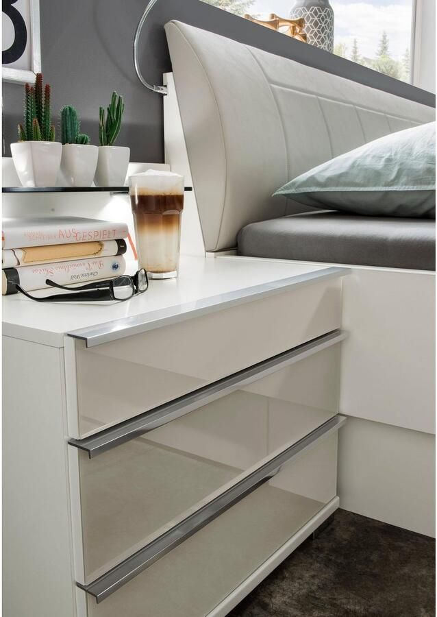 WIEMANN Bed Shanghai met smaakvolle gestoffeerde hoofdeinde gemaakt in Duitsland