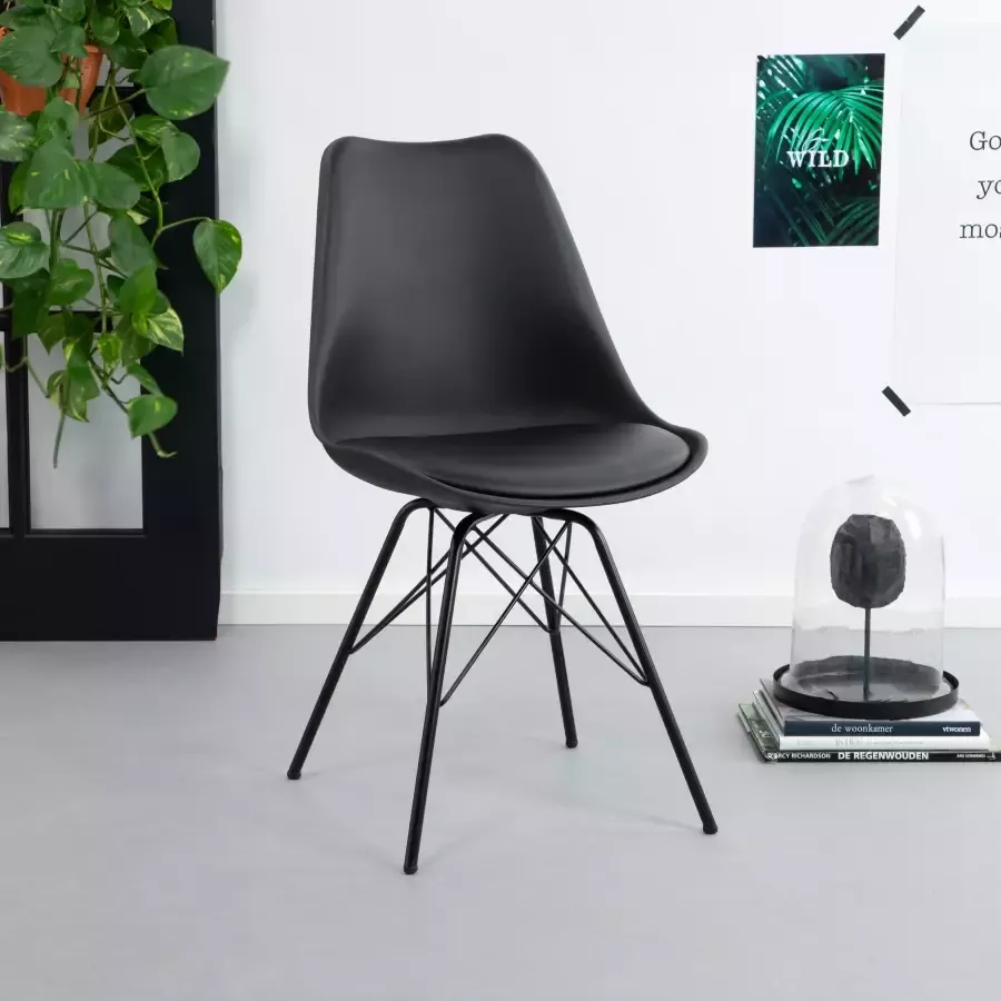 Kave Home Ralf zwarte stoel met metalen poten