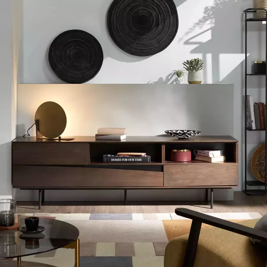 Kave Home Cutt tv-meubel met 3 laden in amerikaans notenhoutfineer en zwart staal 180 x 56 cm (mtk0166)