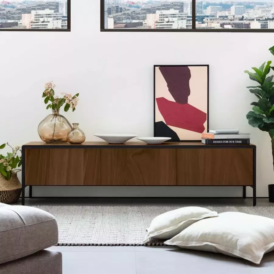 Kave Home Nadyria walnootfineer 3-deurs tv-meubel met zwarte afwerking staal 180 x 50 cm (mtk0177) - Foto 1
