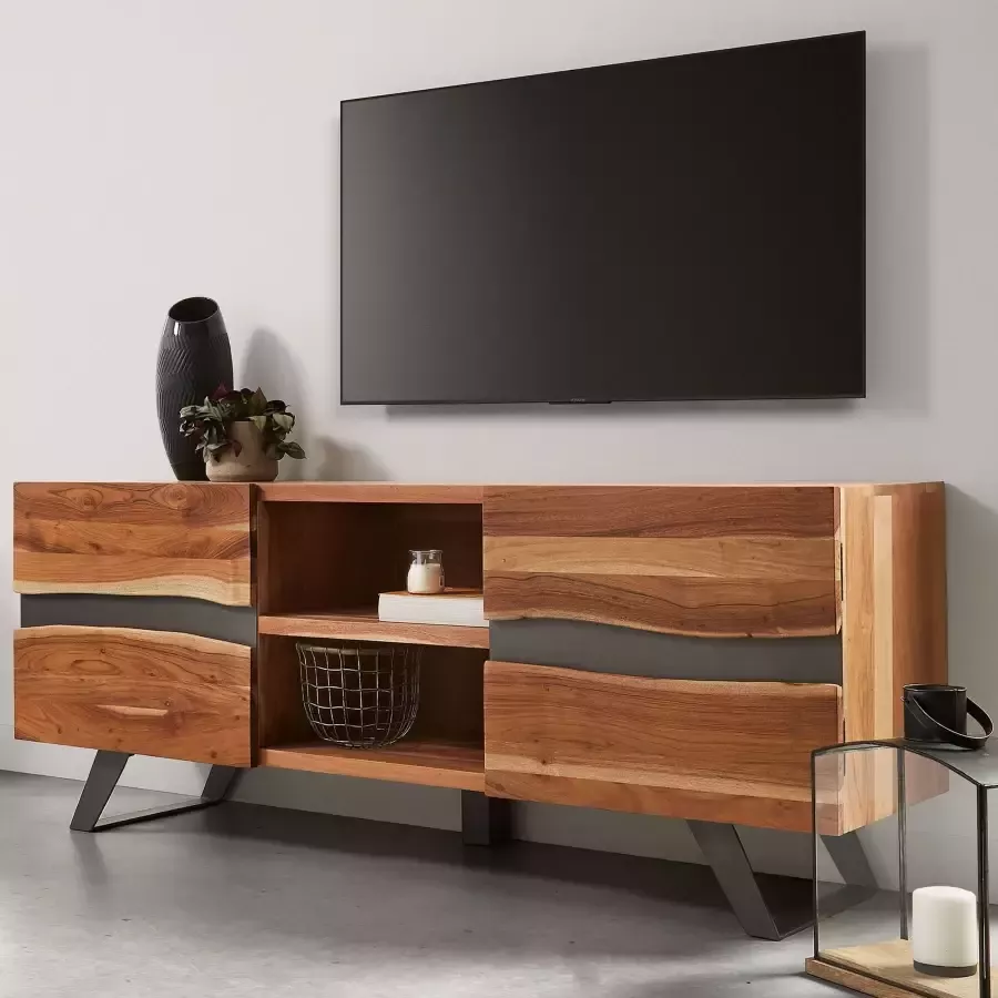 Kave Home Uxia massief acacia houten tv-meubel met 2 deuren en zwart afgewerkt staal 160 x 65 cm (mtk0010)