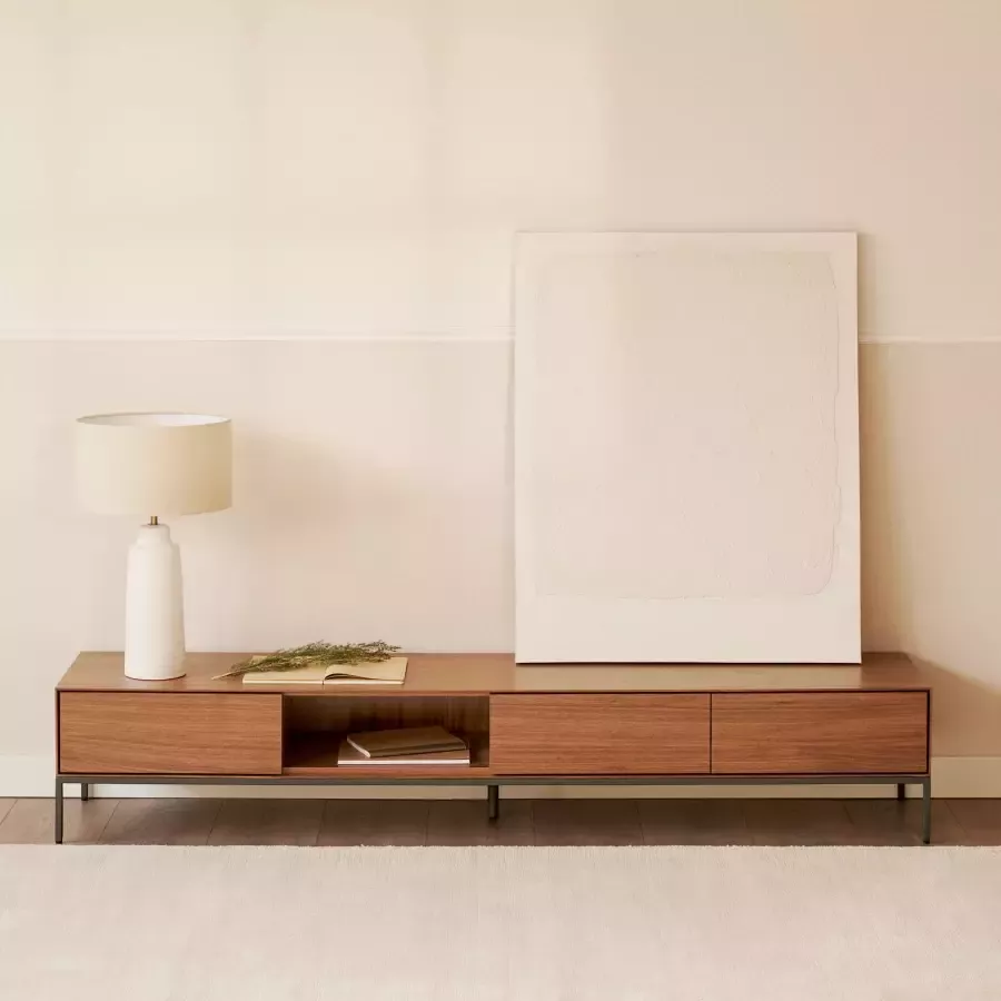 Kave Home Vedrana TV-meubel met 3 laden in walnootfineer met zwarte stalen poten 195 x 35 cm