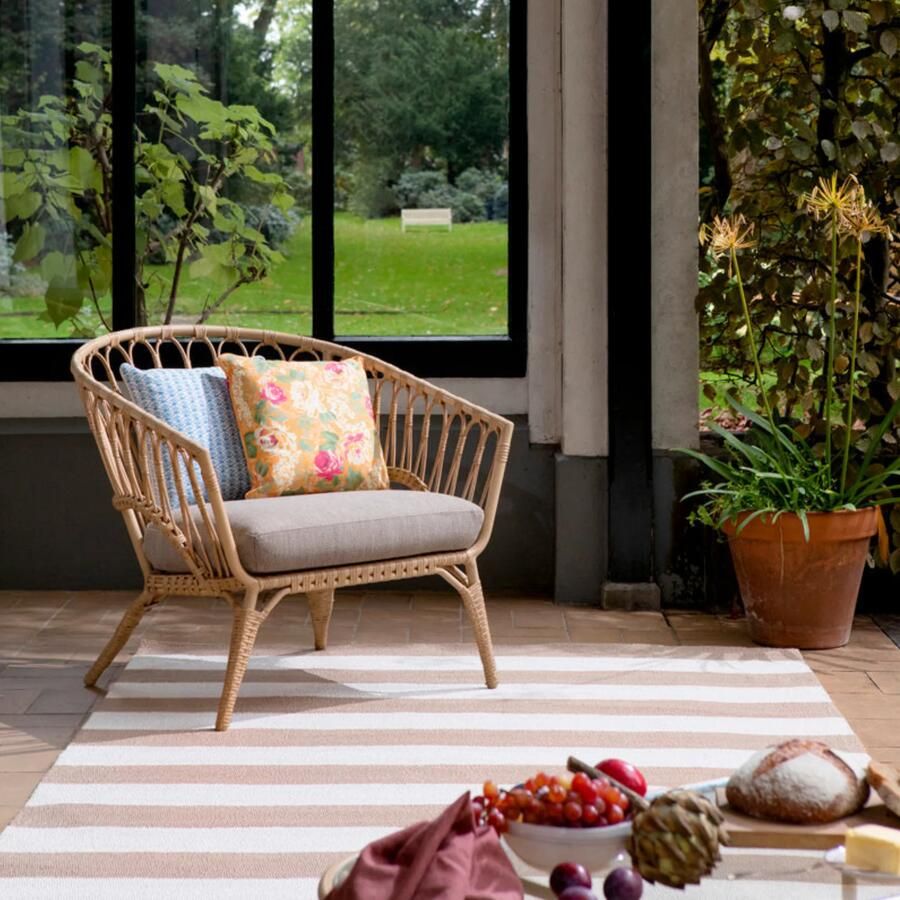 Laura Ashley Lille Pale Ochre 480001 Vloerkleed 250 x 350 cm Beige Rectangular Polypropylene Dining room Living room Stripes In & Outdoor Modern