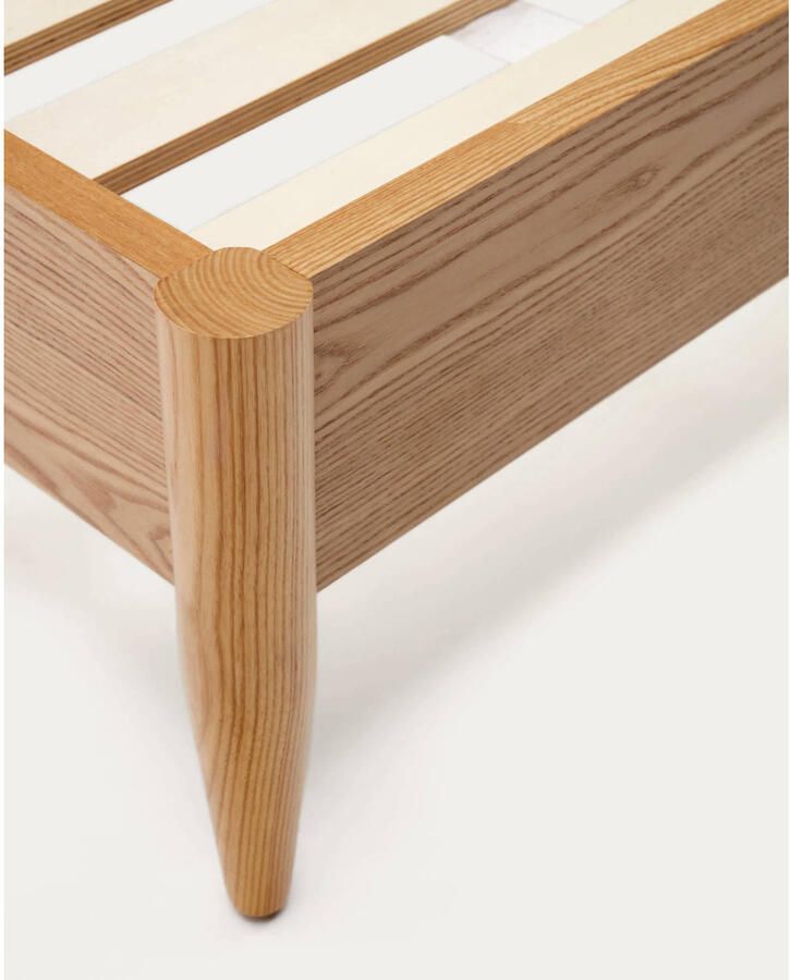 Kave Home Octavia-bed in essen multiplex met wit gestoffeerd hoofdbord FSC Mix Credit 180 x 200 cm - Foto 2