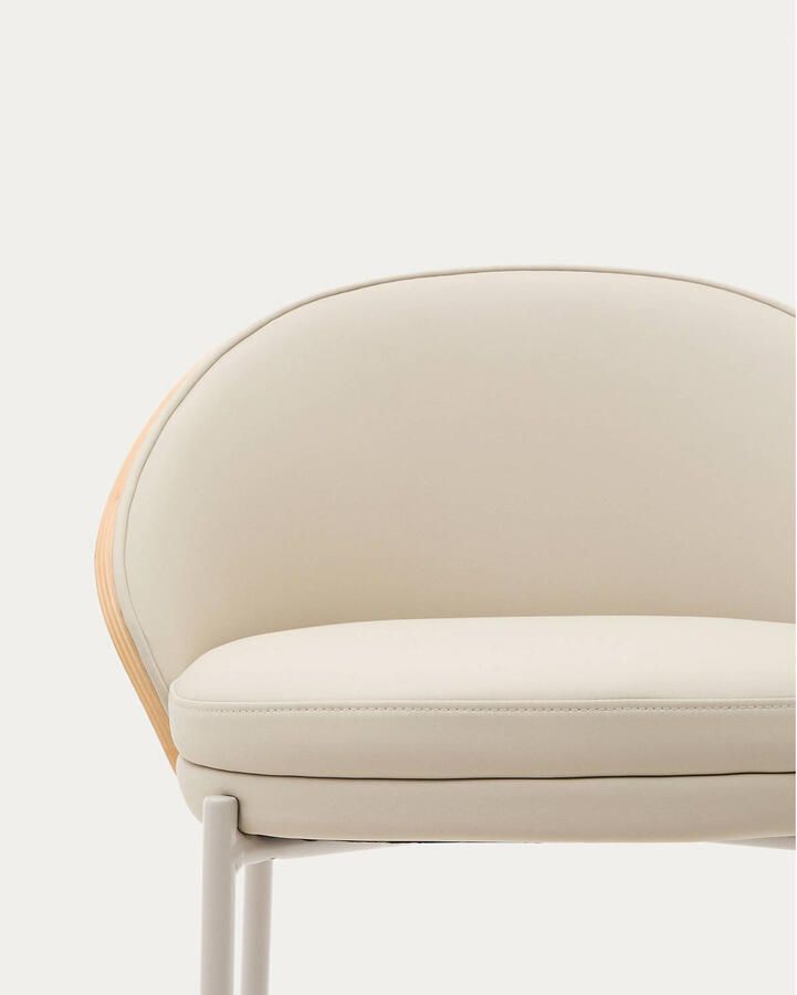 Kave Home Eamy kruk in beige kunstleer essenfineer en afwerking in naturel en beige metaal 75 cm