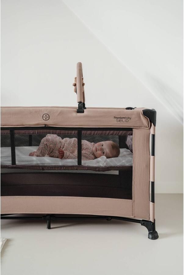 Titaniumbaby Campingbed SOLID Emma Lush Taupe inclusief Verschoontafel|Speelboog|Klamboe & bodemverhoger - Foto 3